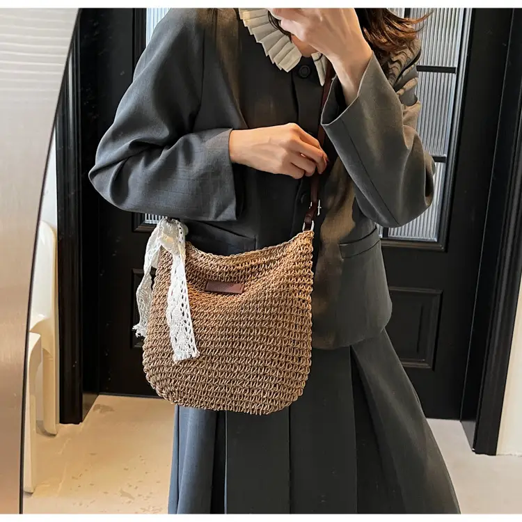 Women Woven Straw Shoulder Bag Spring Summer 2025 — feature 15