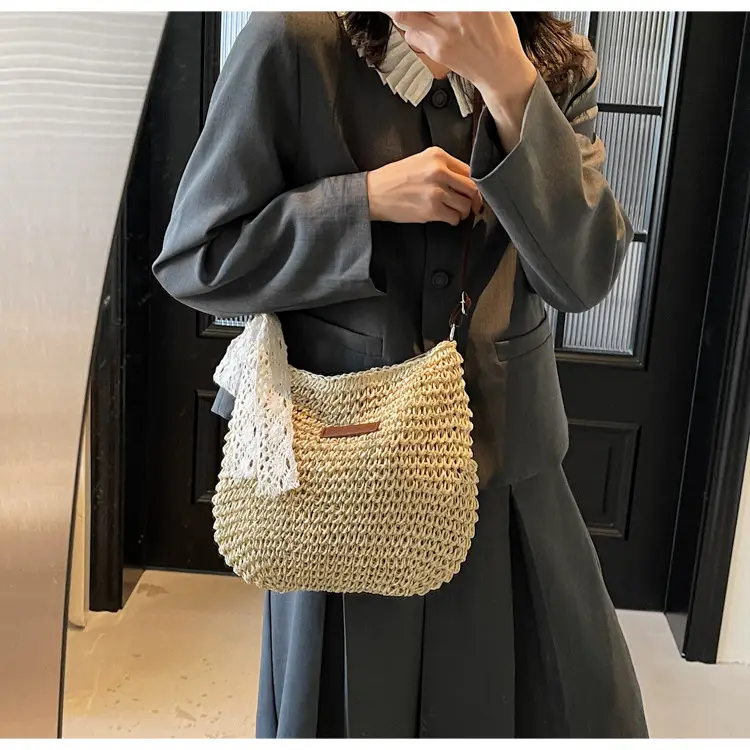 Women Woven Straw Shoulder Bag Spring Summer 2025 — feature 9