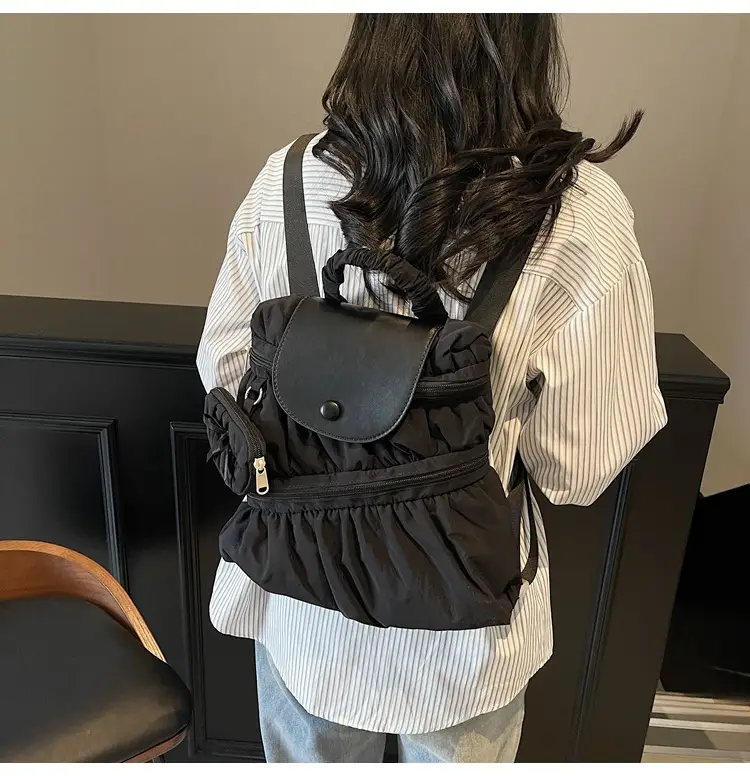Korean Style Pleated Shoulder Bag Large Capacity Beige — feature 24