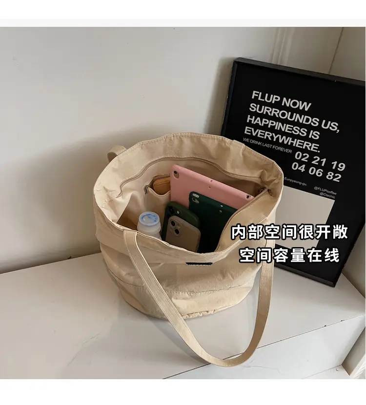 Women Black Shoulder Bag Spring Summer 2025 — feature 7