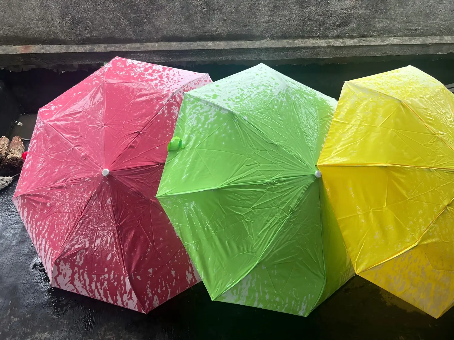 Color-Changing Umbrella with Ink Splash Effect — feature 15