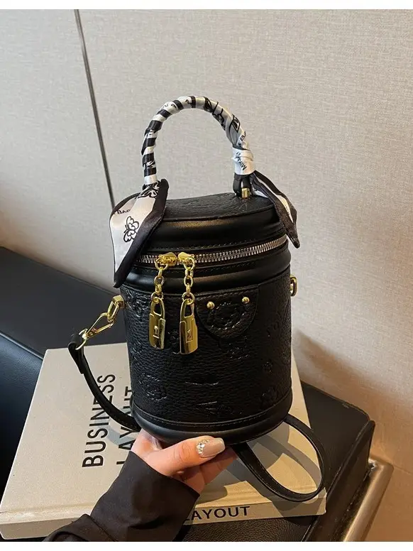 Black Crossbody Bag for Women Spring Summer 2025 - Image 6