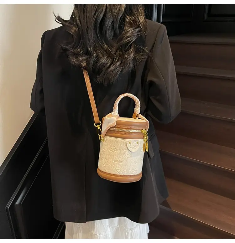 Black Crossbody Bag for Women Spring Summer 2025 — feature 20