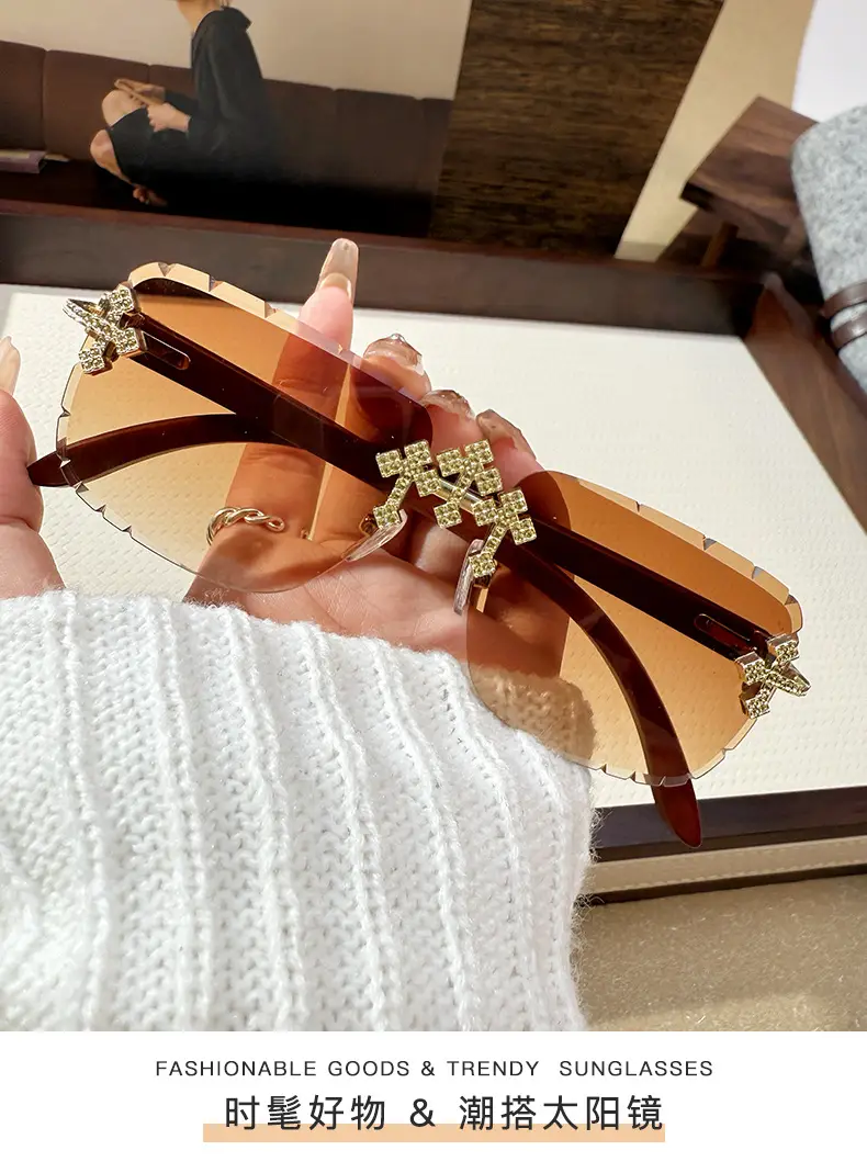 Men Star Sunglasses with Metal Rim & Gold Accents — feature 1