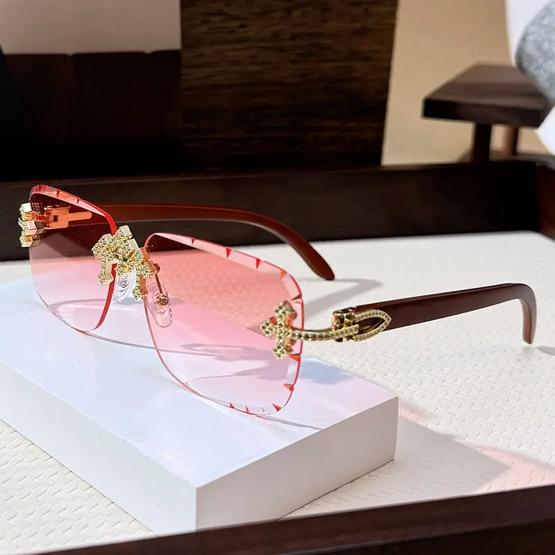 Men Star Sunglasses with Metal Rim & Gold Accents - Image 6
