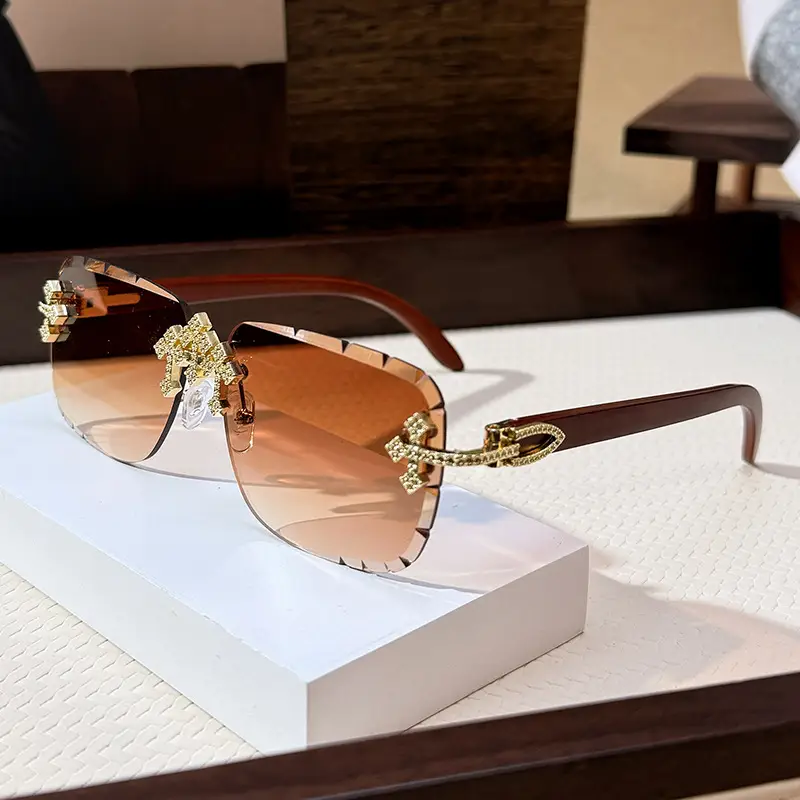 Men Star Sunglasses with Metal Rim & Gold Accents - Image 7