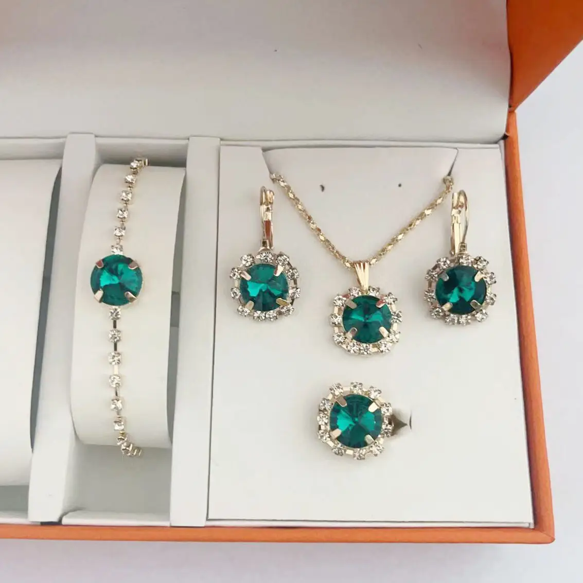 European & American Round Crystal Earrings Set Gold Plated — feature 6