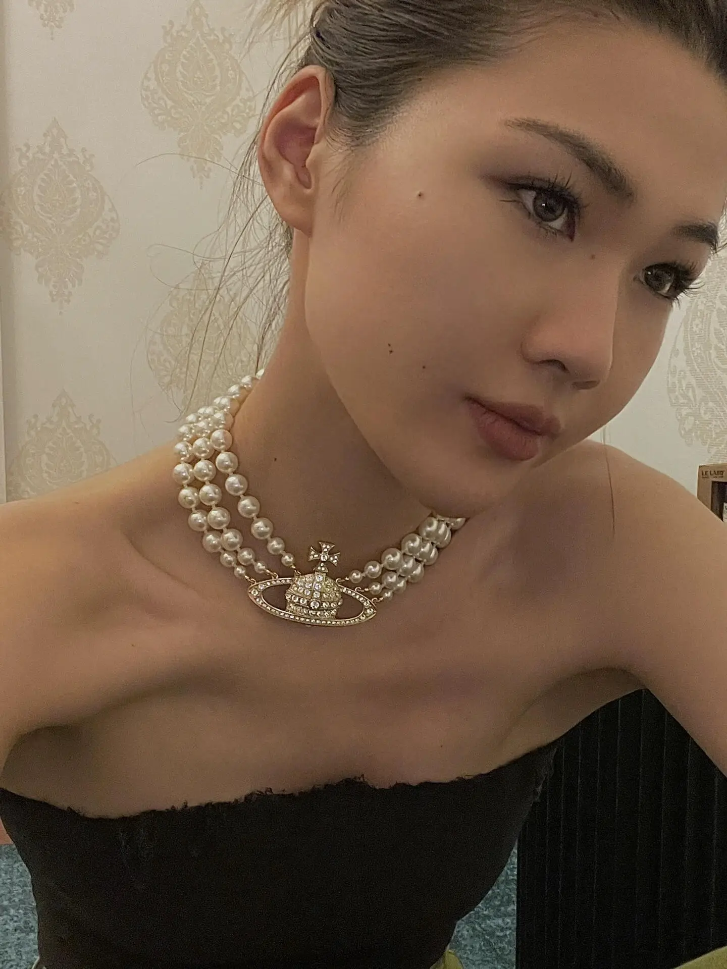 High-End Three-Layer Pearl Full-Diamond Saturn Necklace for Women — feature 2