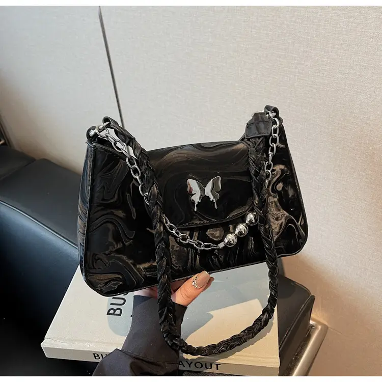 White Chain Crossbody Bag for Women Spring Summer 2025 — feature 14