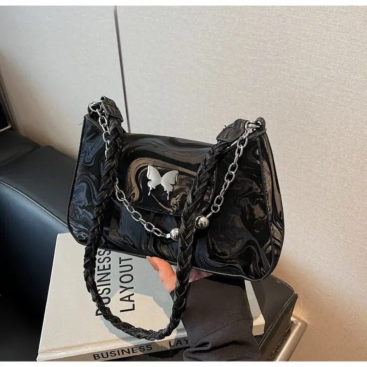 White Chain Crossbody Bag for Women Spring Summer 2025 — feature 15