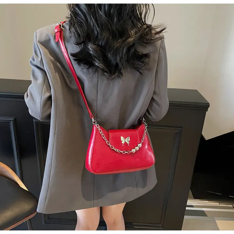 White Chain Crossbody Bag for Women Spring Summer 2025 — feature 25
