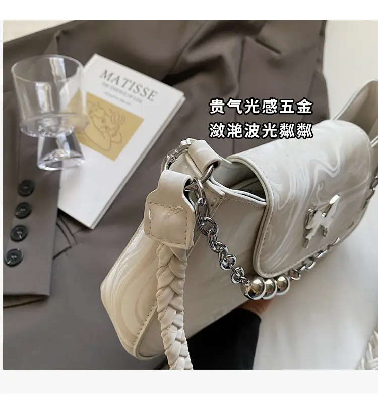 White Chain Crossbody Bag for Women Spring Summer 2025 — feature 4