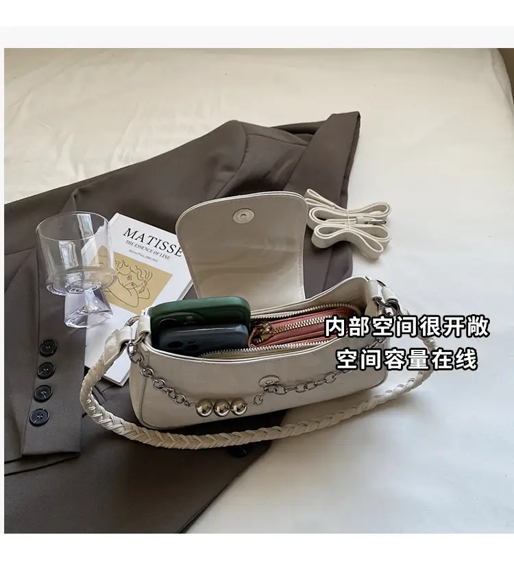 White Chain Crossbody Bag for Women Spring Summer 2025 — feature 8