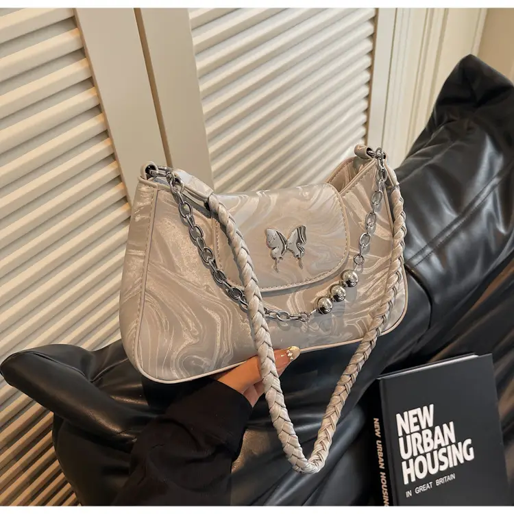 White Chain Crossbody Bag for Women Spring Summer 2025 - Image 3