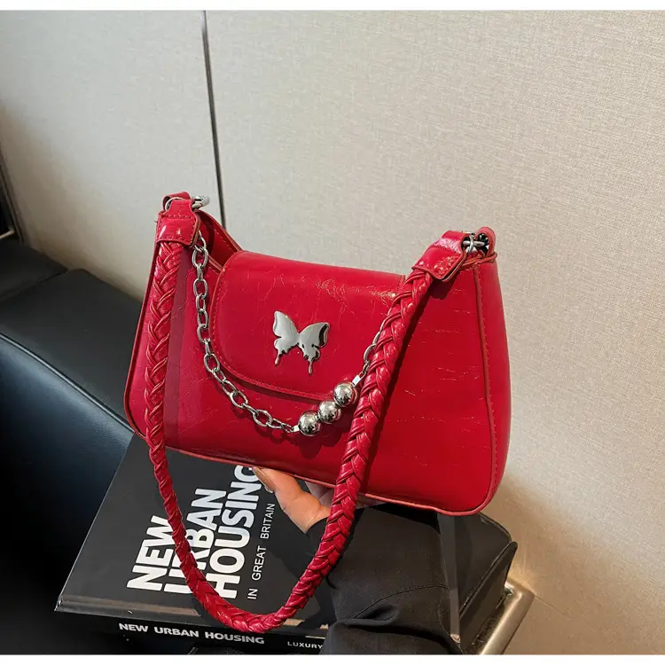 White Chain Crossbody Bag for Women Spring Summer 2025 - Image 4