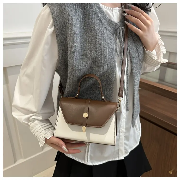 Women's Red White Contrast Shoulder Bag 2025 — feature 13