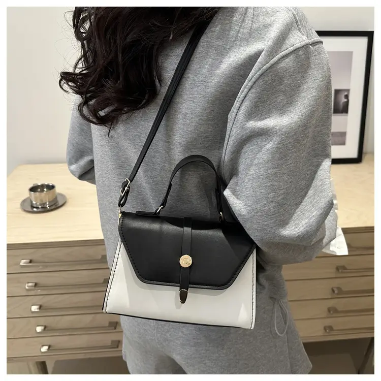 Women's Red White Contrast Shoulder Bag 2025 — feature 18