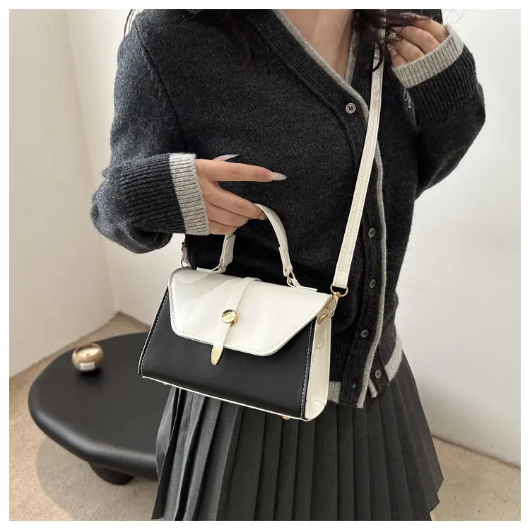Women's Red White Contrast Shoulder Bag 2025 — feature 9