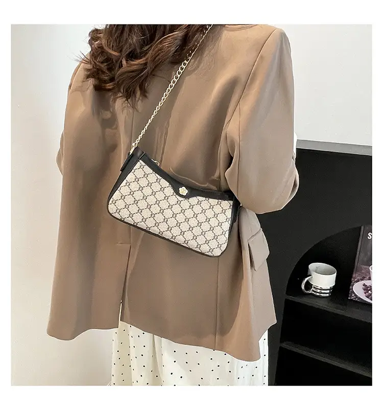 Vintage French Style Shoulder Bag with Gold Chain — feature 20