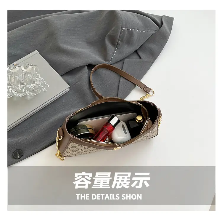 Vintage French Style Shoulder Bag with Gold Chain — feature 7