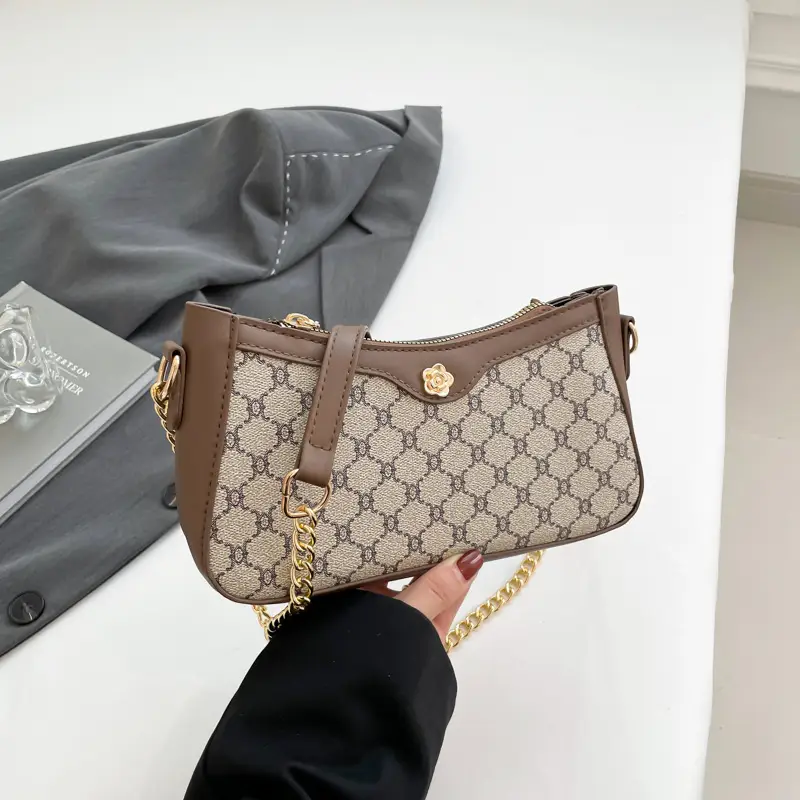 Vintage French Style Shoulder Bag with Gold Chain - Image 3
