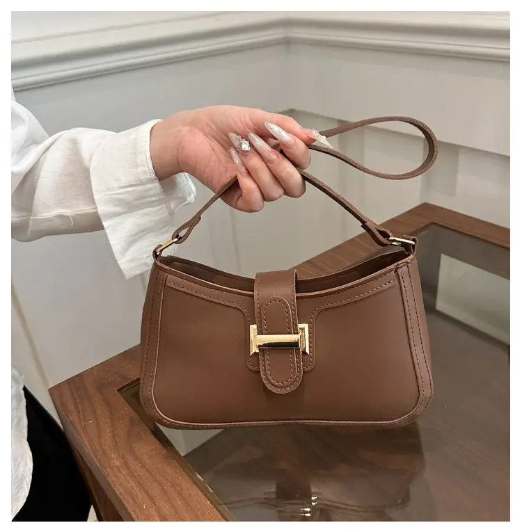White Textured Crossbody Bag for Women 2025 Spring — feature 15