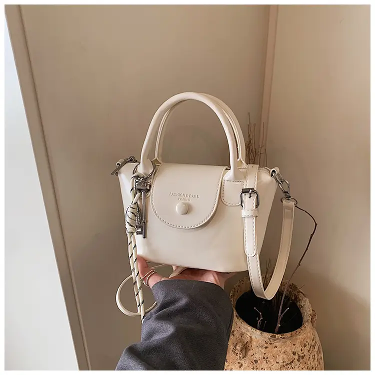 Women's Cream Korean Retro Shoulder Bag 2025 — feature 19