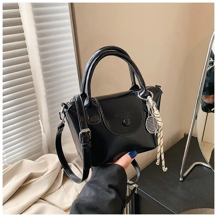 Women's Cream Korean Retro Shoulder Bag 2025 — feature 23