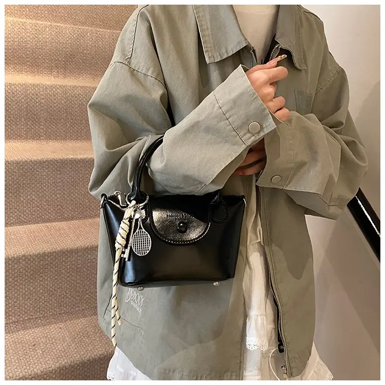 Women's Cream Korean Retro Shoulder Bag 2025 — feature 24