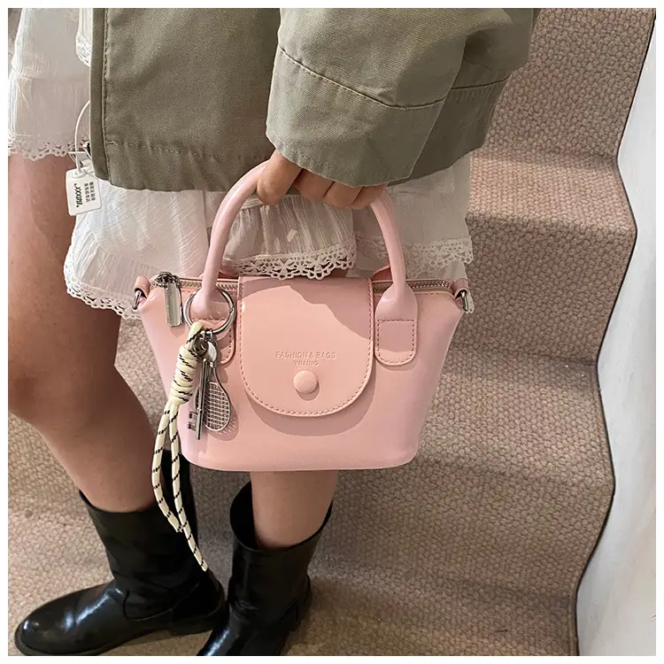 Women's Cream Korean Retro Shoulder Bag 2025 — feature 26