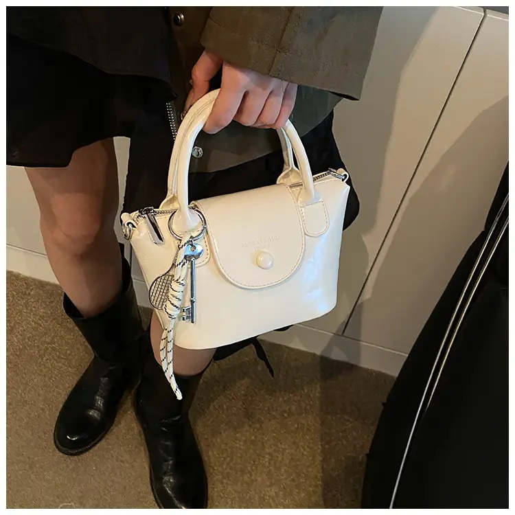 Women's Cream Korean Retro Shoulder Bag 2025 — feature 30