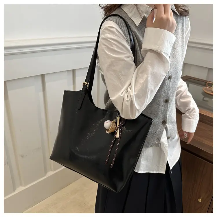 Vintage Black Leather Tote Bag for Women Large Capacity — feature 13
