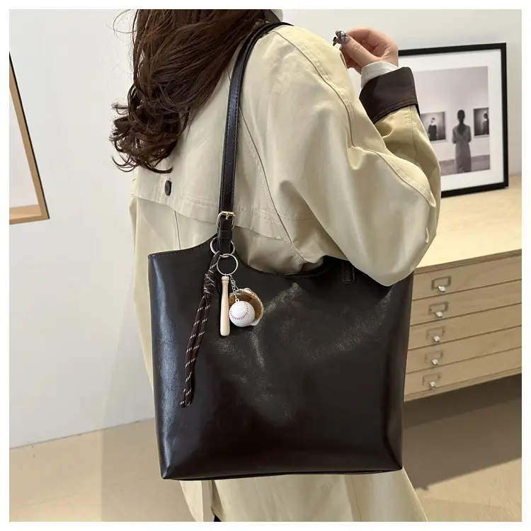 Vintage Black Leather Tote Bag for Women Large Capacity — feature 19