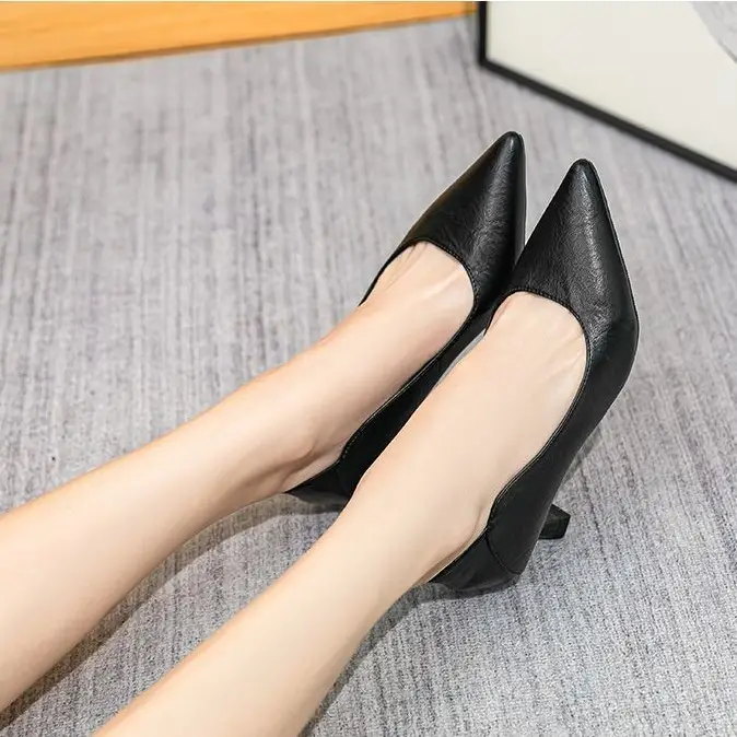 Women Pointed Toe Shallow Heel Jute Shoes Beige