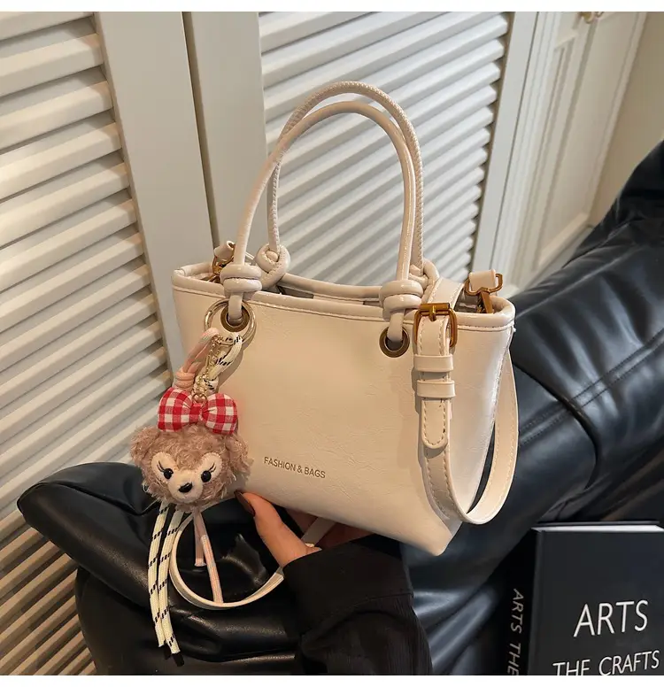 Vintage Women's Pink Shoulder Bag with Crossbody Handle — feature 10