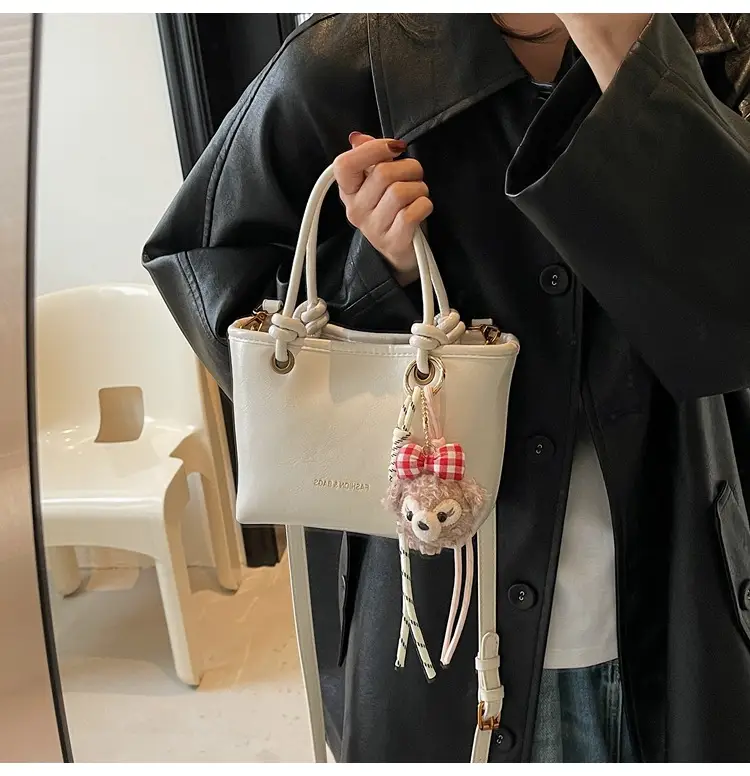 Vintage Women's Pink Shoulder Bag with Crossbody Handle — feature 12