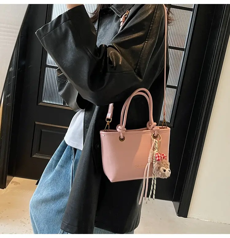 Vintage Women's Pink Shoulder Bag with Crossbody Handle — feature 13