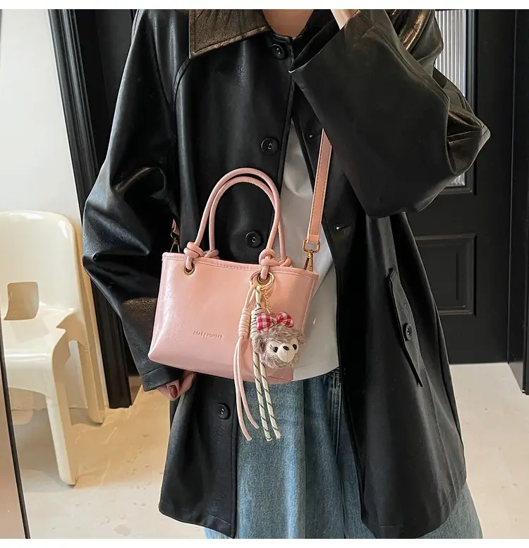 Vintage Women's Pink Shoulder Bag with Crossbody Handle — feature 14
