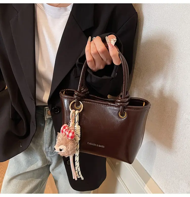 Vintage Women's Pink Shoulder Bag with Crossbody Handle — feature 18