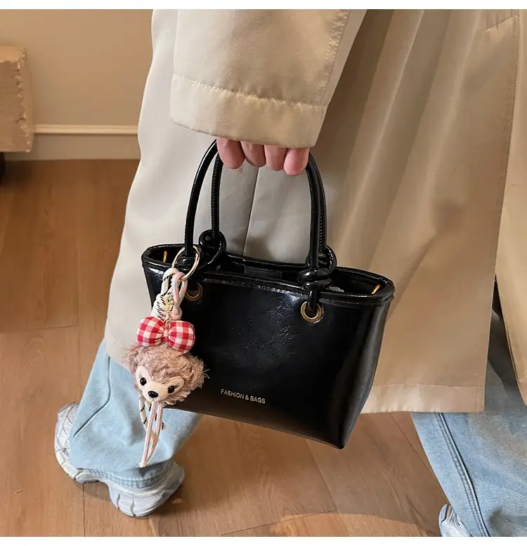 Vintage Women's Pink Shoulder Bag with Crossbody Handle — feature 21