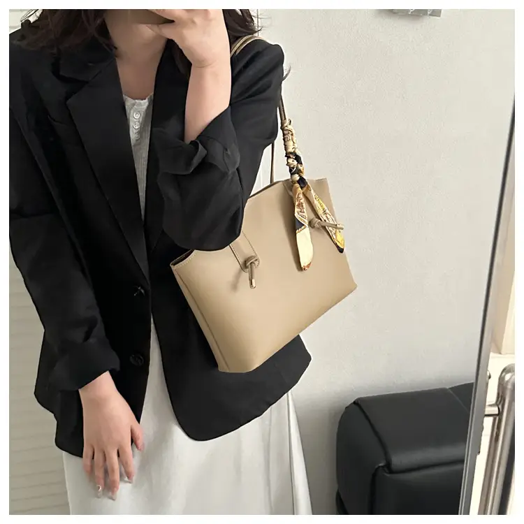 Korean Style Shoulder Tote Bag Beige 2025 — feature 18