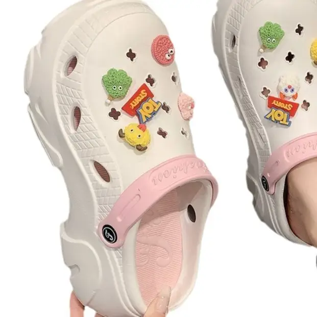 Hole Shoes Women's Summer Thick Sole Outer Wear 2025 New Beach Internet Celebrous Slip-on Feeling Non-slip Baotou Sandals Women - Image 6