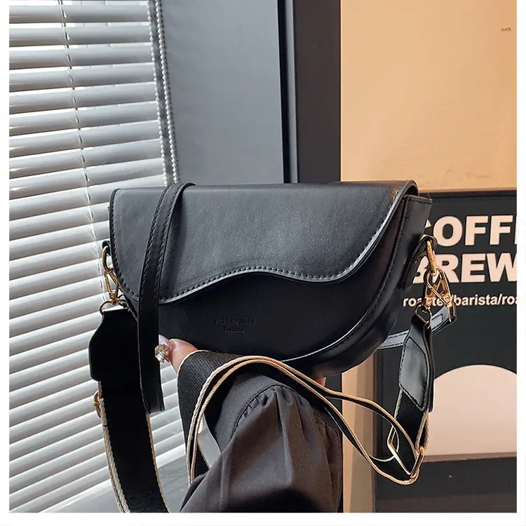 Women's New Leather Shoulder Bag Tan 2024