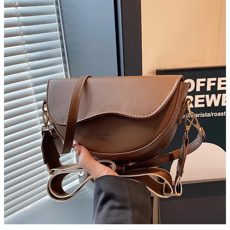 Women's New Leather Shoulder Bag Tan 2024