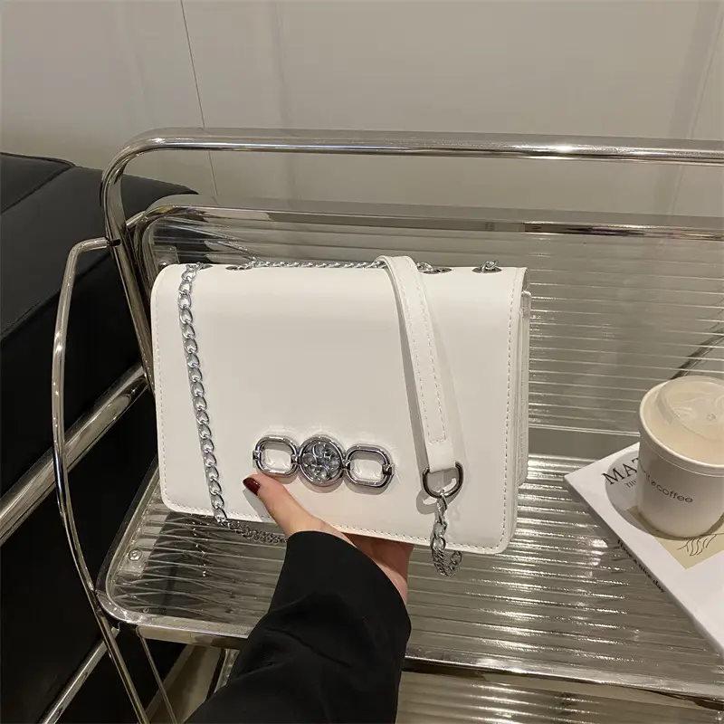 Elegant Black Shoulder Crossbody Bag with Chain Strap - Image 4