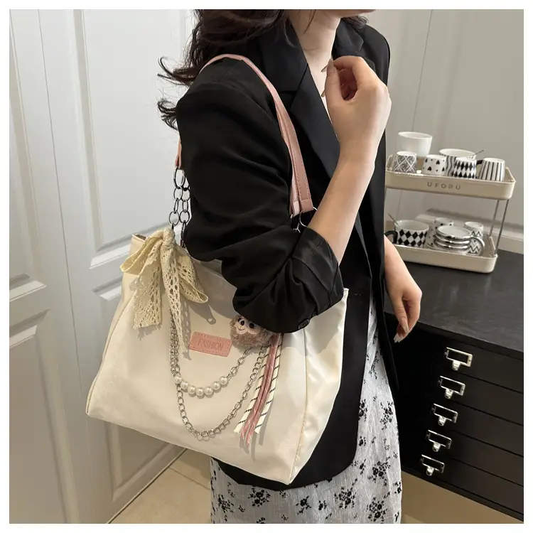 Splicing Large Capacity Chain Bag for College Students — feature 11