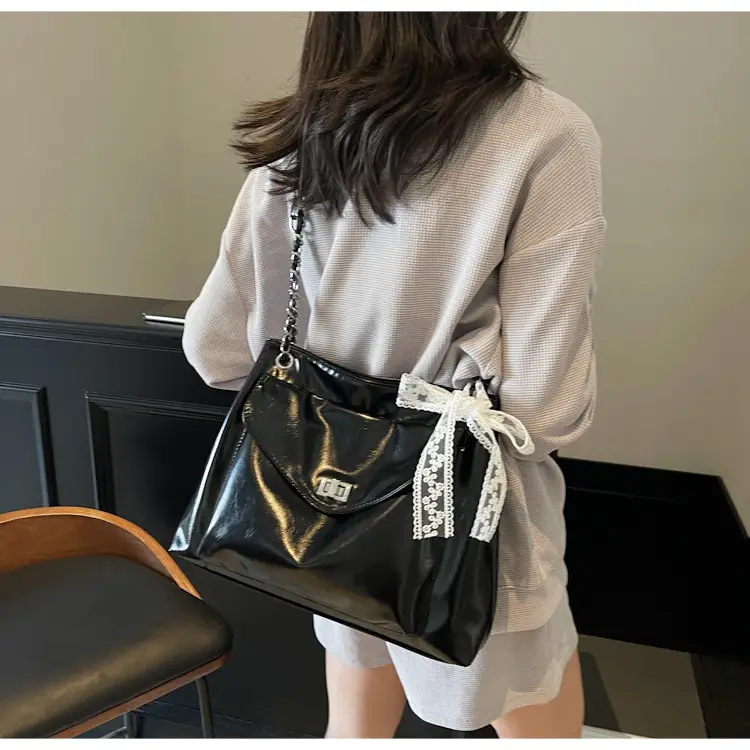 Women's Large Capacity Beige Chain Shoulder Bag 2025 — feature 21