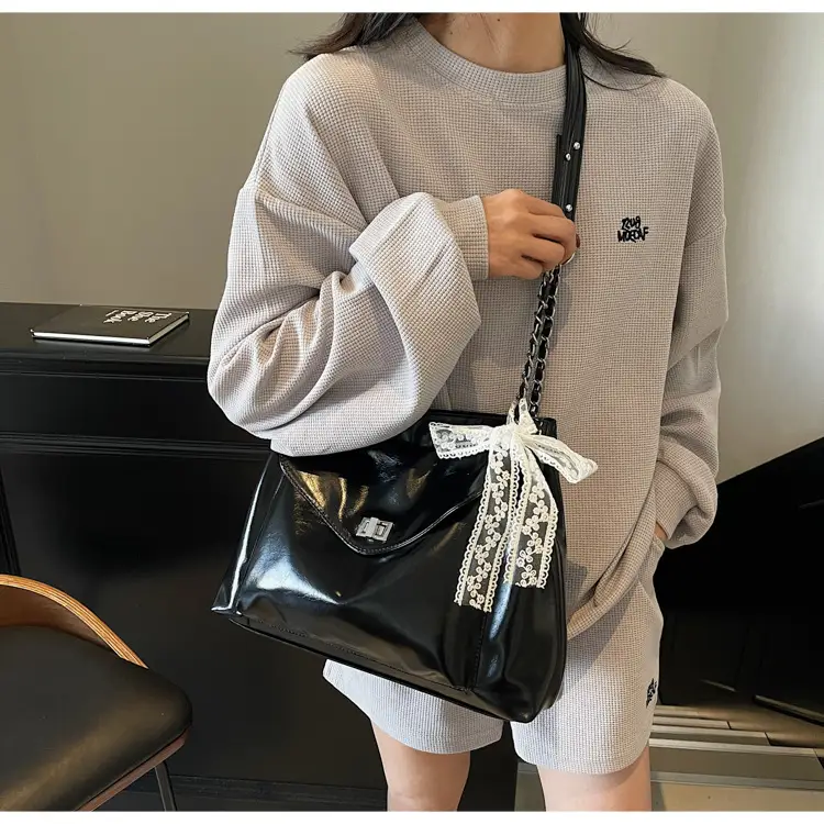 Women's Large Capacity Beige Chain Shoulder Bag 2025 — feature 22