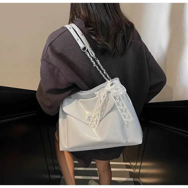 Women's Large Capacity Beige Chain Shoulder Bag 2025 — feature 25