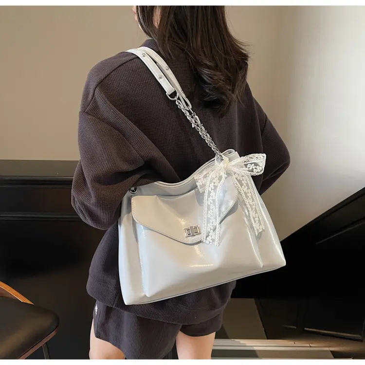 Women's Large Capacity Beige Chain Shoulder Bag 2025 — feature 26